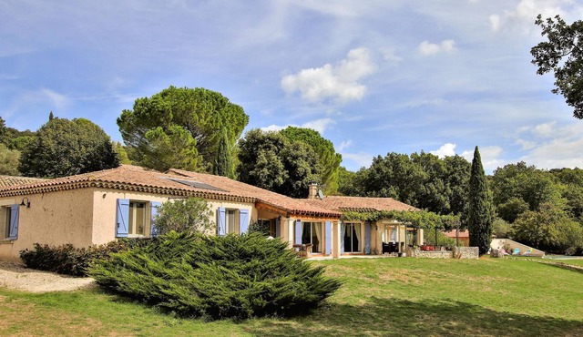 Beautiful, bright vacation home with private infinity pool and panoramic views of the Rhône Valley.