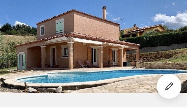 Beautiful bright and modern villa with pool