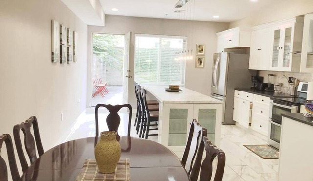 Beautiful/Bright/Spacious 4BD/4BA South Philly home.