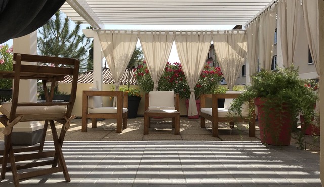 Beautiful Bright Sunny Apartment F4 with Large Terrace