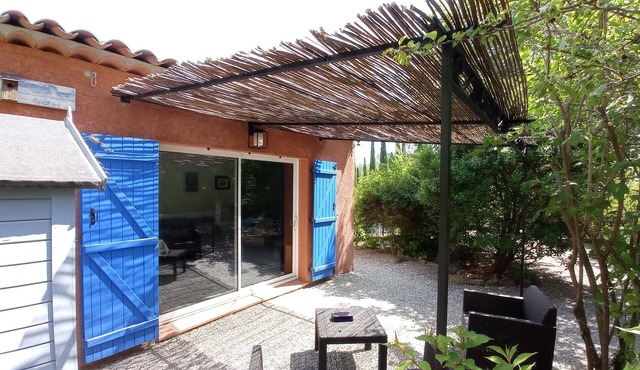 Beautiful bright two-room apartment, well located, without vis-à-vis