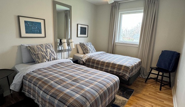 Beautiful Brighton/Charlottetown; 1300 sq ft. apartment with AC and large deck.