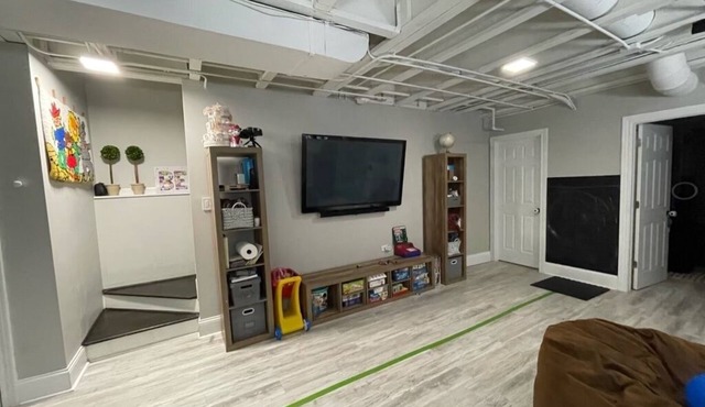 Beautiful Bronzeville Home with Gym & Yard
