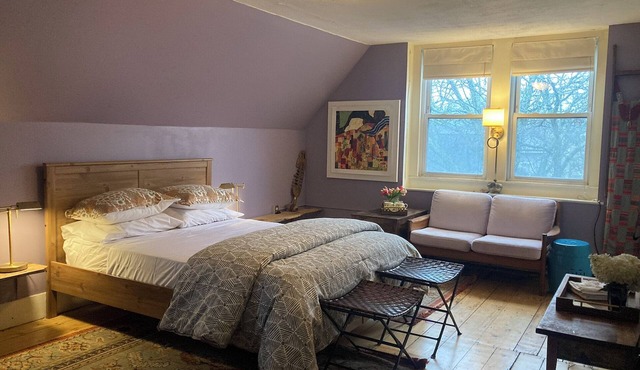 Beautiful, Budget-Friendly Apt. l Steps to Free Buses and Minutes to Downtown