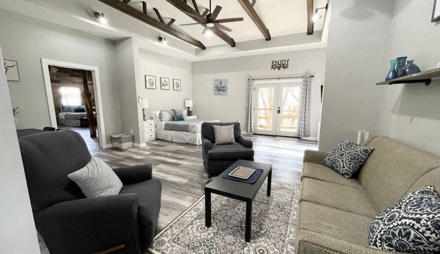 Beautiful Bulverde Cottage