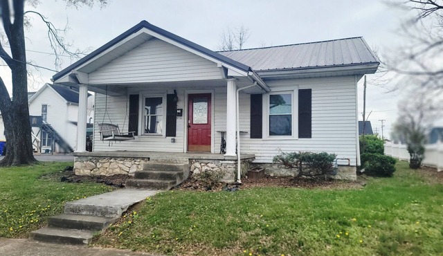 Beautiful Bungalow in the Heart of BG. By WKU Campus. 29 Miles to Mammoth Cave.