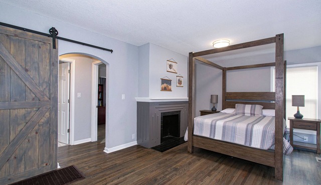 Beautiful Bungalow in Charming Crown Heights Neighborhood