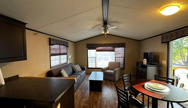 Beautiful Cottage (230) in Vineyards of Niagara On The Lake