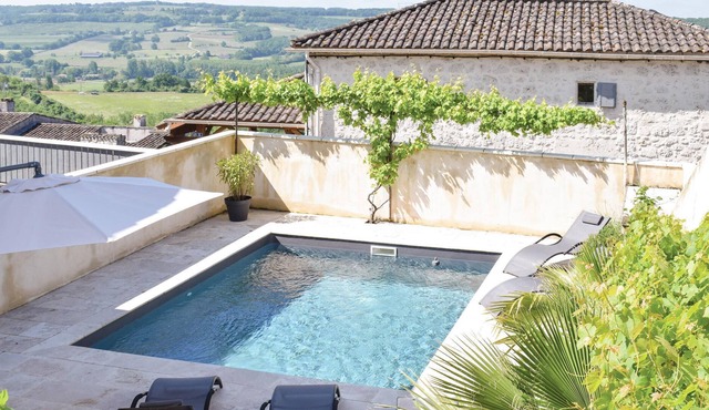 Beautiful cottage with private pool, 22 km from Villeneuve sur Lot.