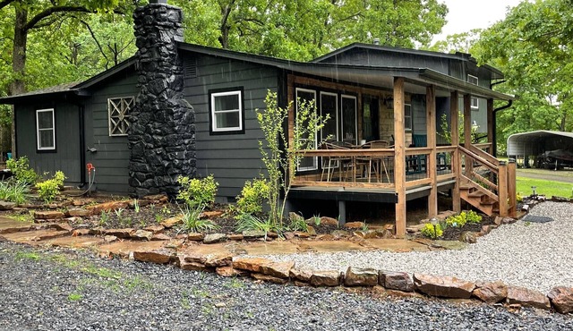 Beautiful cabin by the Lake