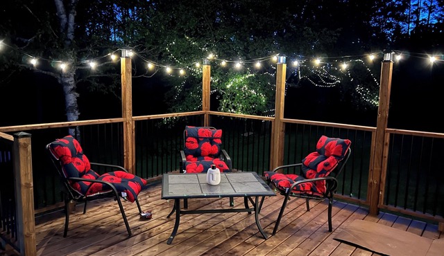 Beautiful cabin close to golf, skiing, marina and city. (Dog friendly)