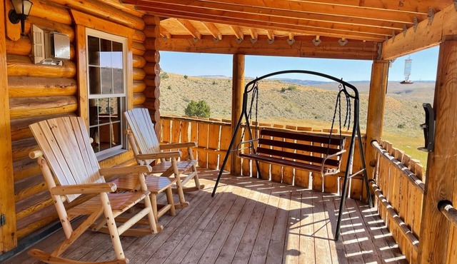 Beautiful Cabin! Fireplace, Deck, Pooltable!