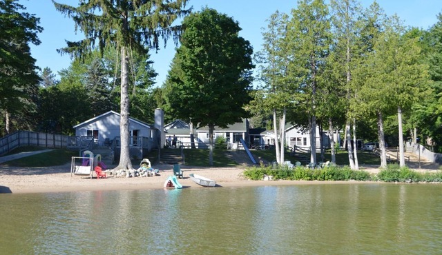 Beautiful Cabin on Beach Resort in Northern Michigan!