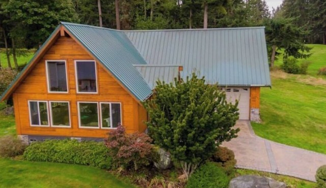 Beautiful Cabin on Hat Island in the Puget Sound