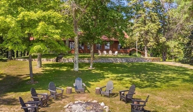 Beautiful Cabin on Horseshoe Lake