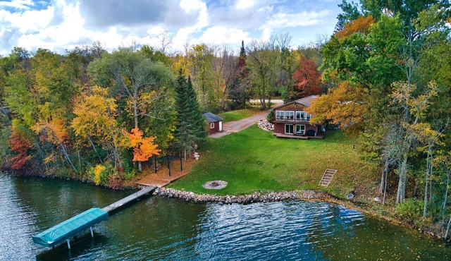 Beautiful Cabin on Peaceful Swan Lake!