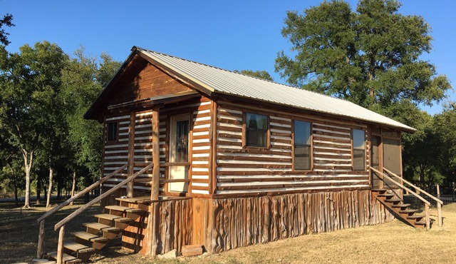 Beautiful Cabin on the San Marcos River at Son's Blue River Camp! - L1