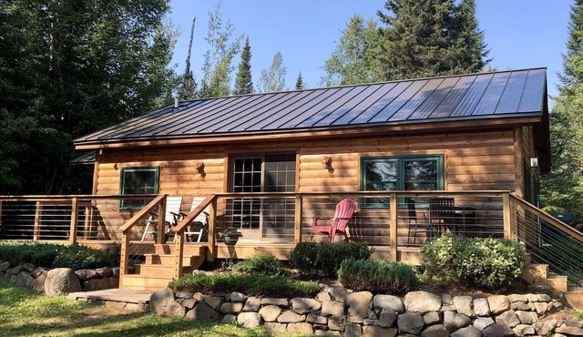 Beautiful cabin on lake close to Grand Marais, Lutsen, XC, and snowmobile trails