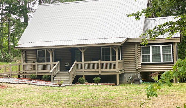 Beautiful Cabin on Private Wooded Acreage
