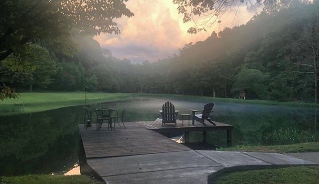 Beautiful cabin style casita on five acres with private lake and creek