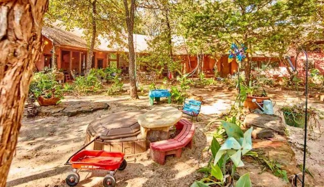 Beautiful Cabin Surrounded by Forest with Amazing Outdoor Amenities for a Peaceful Escape in the Outdoors in Ben Wheeler, Texas
