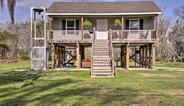 Beautiful Cajun cottage on 70 acres near top saltwater fishing and Cajun cuisine