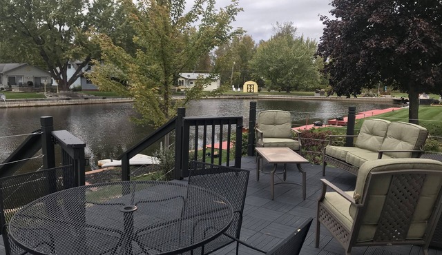 Beautiful Canal Front Houghton Lake 3/2. Close to trails. Golf cart use in sub