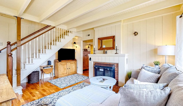 Beautiful Cape Cod cottage - one block from the beach with covered balcony & W/D