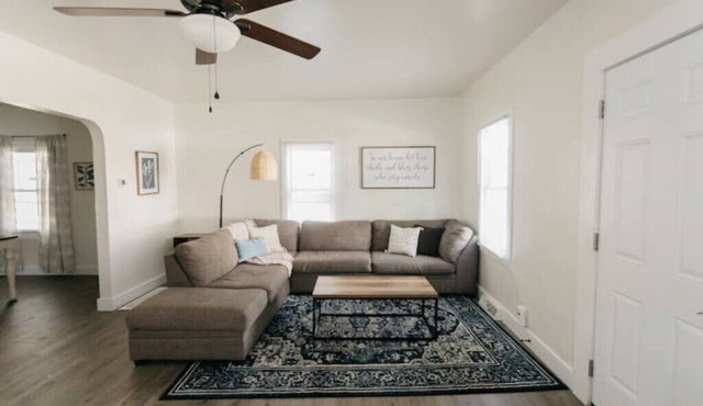 Beautiful Cape Cod House in Central Location