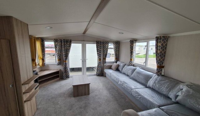 Beautiful Caravan situated on a fantastic Caravan Park sleeps 6, 2nd Caravan