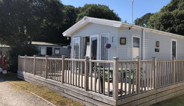 Beautiful caravan with decking at Azure Seas ref 32060AZ