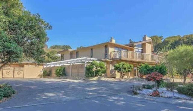 Beautiful Carmel Housen