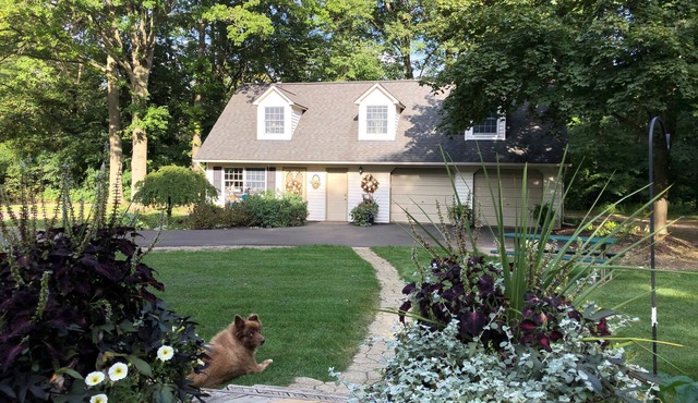 Beautiful Carriage House/Your Own Private Space