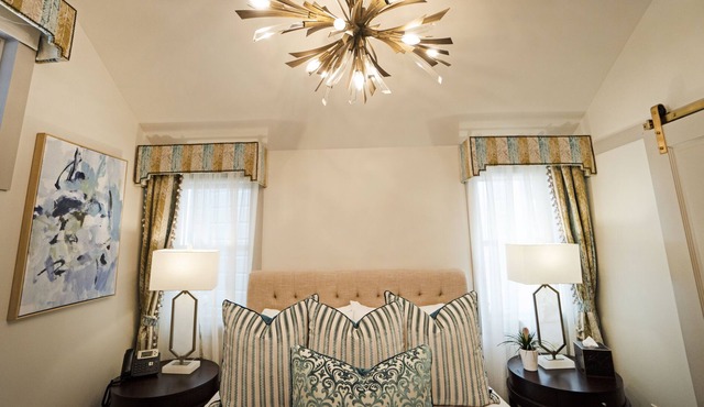 Beautiful Carriage House on a mansion downtown Napa.