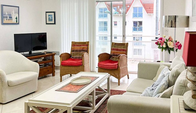 Beautiful central apartment with balcony and parking in Stella Plage