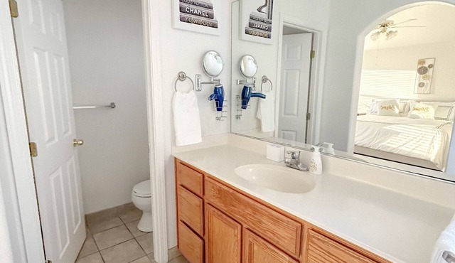 Beautiful, central located with pool and fire pit!