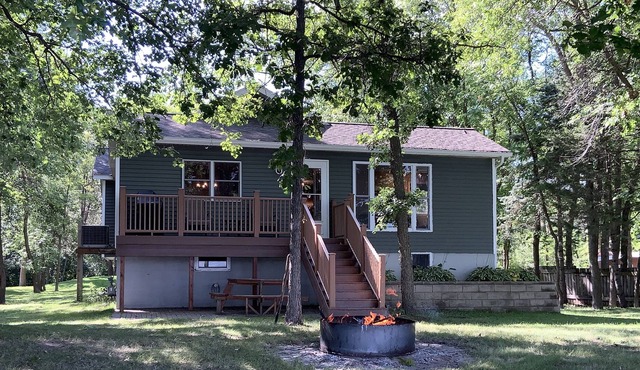 Beautiful Central Minnesota Lake Home Near Restaurants, Shopping, and Golf.