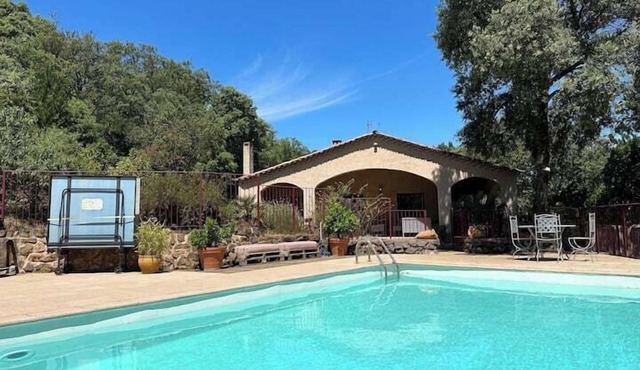 Beautiful Cevennes farmhouse with swimming pool