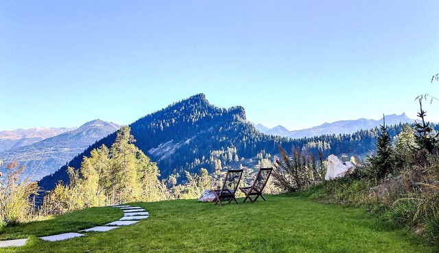 Beautiful private villa for 10 guests with WIFI, TV, terrace, pets allowed and panoramic view