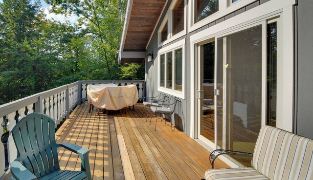 Beautiful Chalet ~ 5 Miles to Attitash Mountain