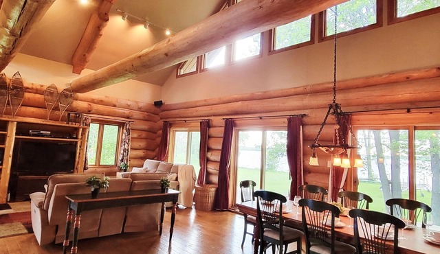 Beautiful Chalet on the Lake!