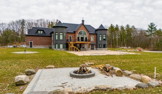 Beautiful Chalet Cottage in Tiny