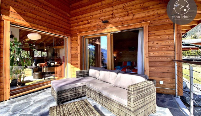 Beautiful Chalet Hakuna Matata in the center of the resort