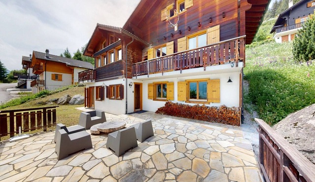 Beautiful chalet in Le Bouveret with garden