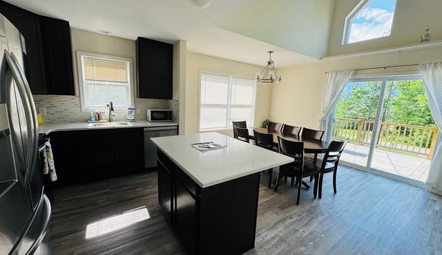 Beautiful Chalet in The Hideout, Pet Friendly, Game Room