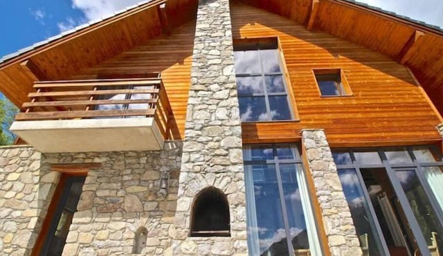Beautiful Chalet with Sauna in area Alpe d'Huez