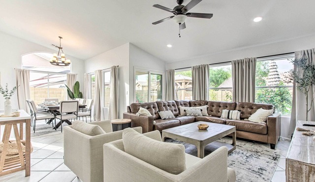 Beautiful Chandler Escape w/Putting Green & Pool!