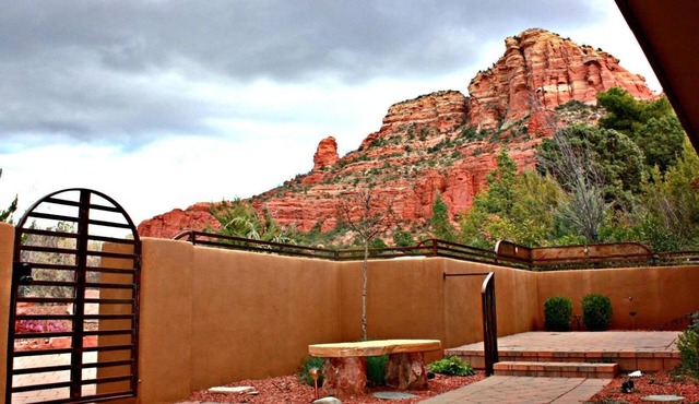 Beautiful Chapel Estates - near Chapel of the Holy Cross