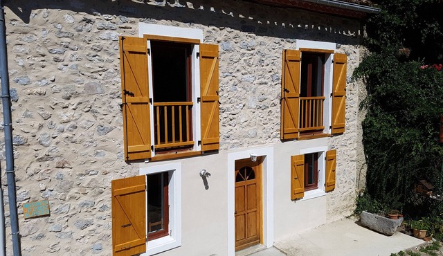 Beautiful charming house T6, completely renovated, with garden