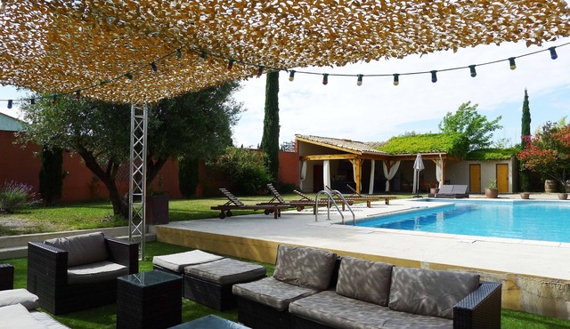 Beautiful charming house 16- 20 per. 400 m2 air-conditioned with swimming pool